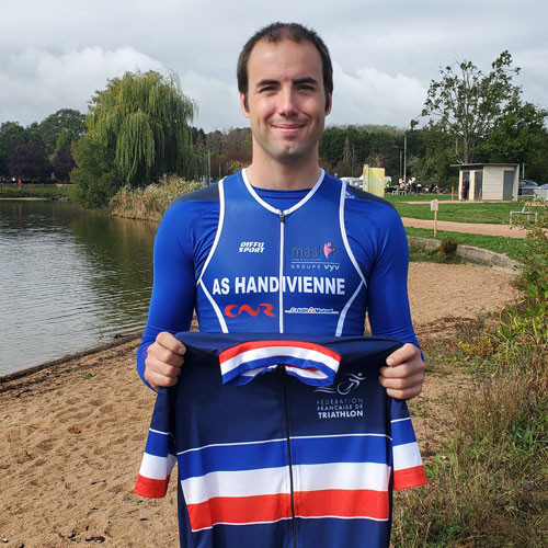 Cedric Denuziere membre du club handisport de association handivienne double champion de France de paratriathlon et de paracyclismel