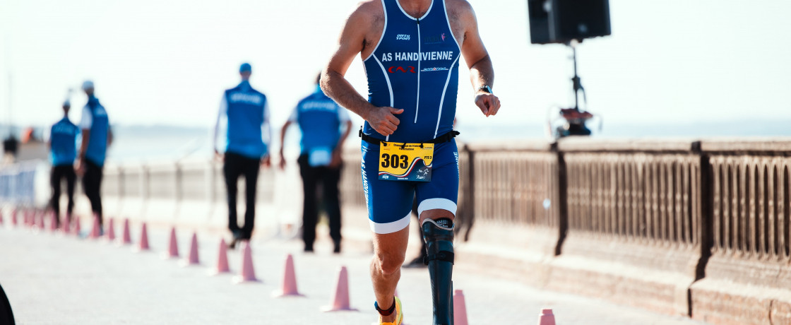 Cédric court sur le front de mer